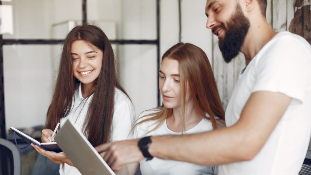 Jovens desempregados: Europa oferece experiência profissional no estrangeiro