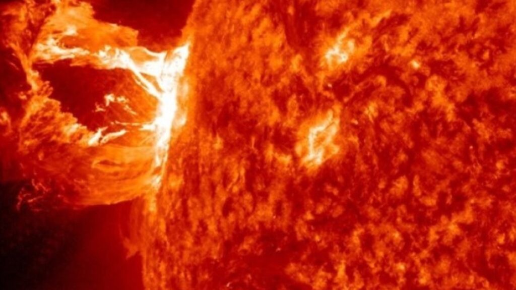Satélites Starlink de Musk afetados pela enorme tempestade solar