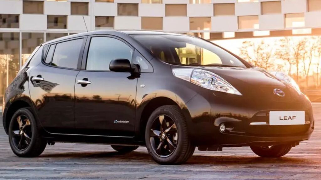 Youtuber converte a bateria de um Nissan Leaf 2017 numa bateria solar para a sua casa