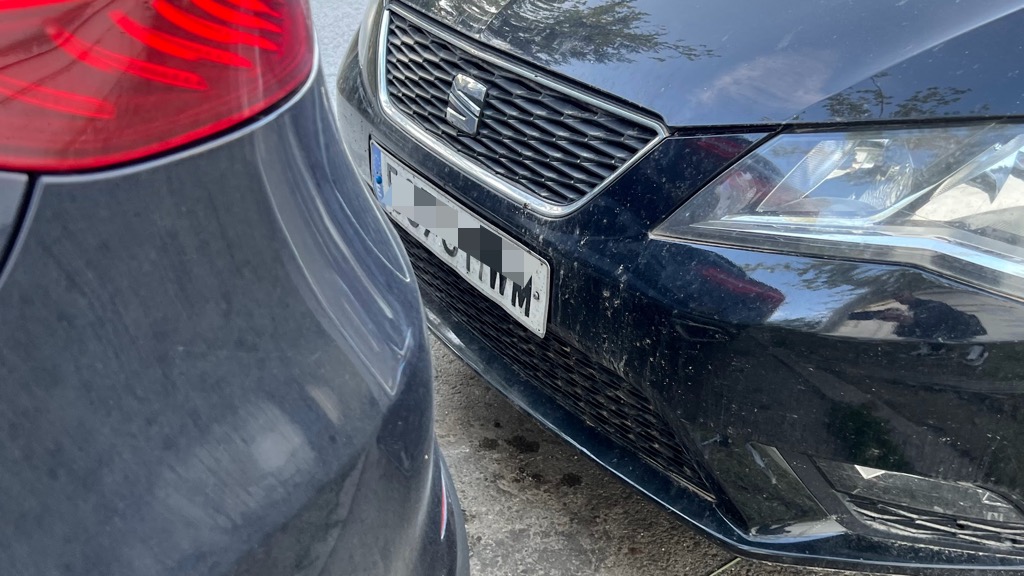 Bateram-lhe no carro e fugiram? Saiba o que pode fazer