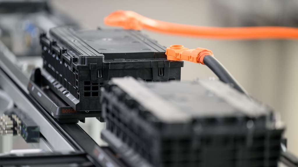 Bosch investe em startups que fazem reciclagem de baterias