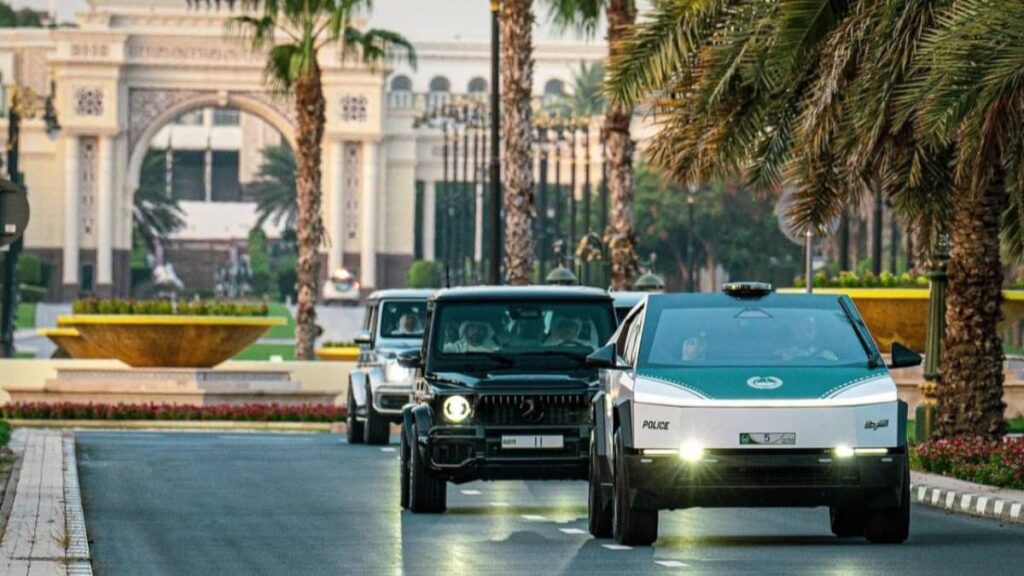 Cybertruck da Tesla é o novo carro da polícia do Dubai