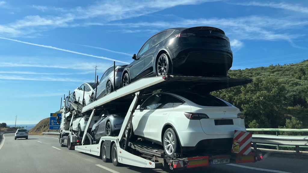 Posso conduzir um carro com matrícula estrangeira em Portugal?