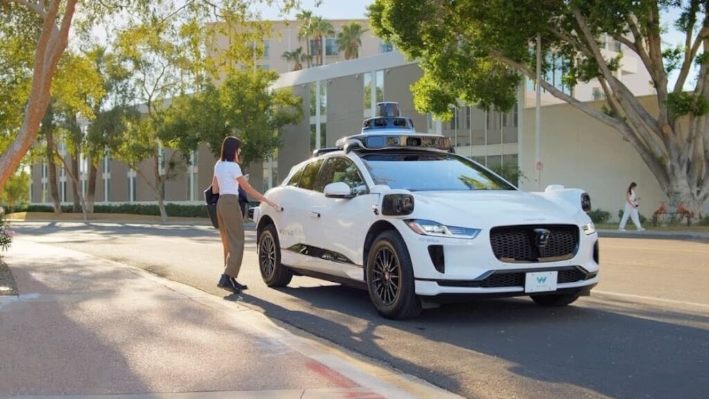 As empresas controlam remotamente os seus robotáxis?