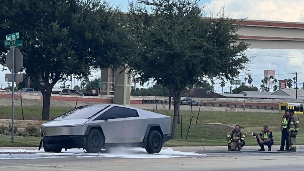 Todos os modelos Tesla pegam fogo! Cybertruck incendiou-se de forma bizarra