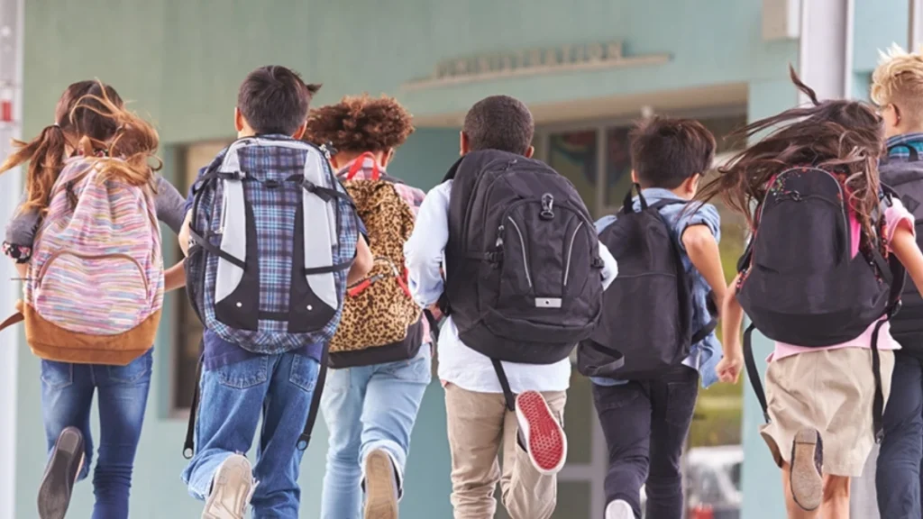 Telemóveis podem ser proibidos no 3.º ciclo do ensino básico