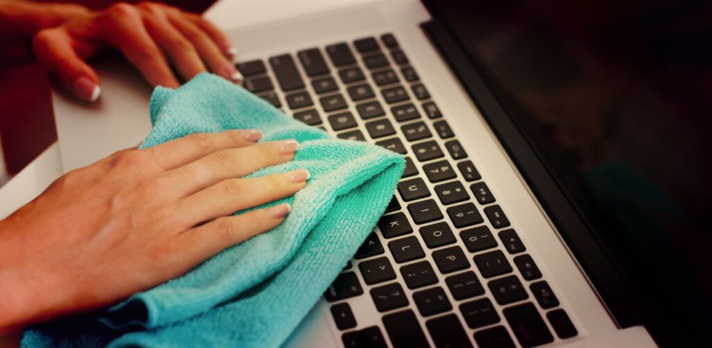 Cuidados diários para evitar o desgaste prematuro do seu computador portátil