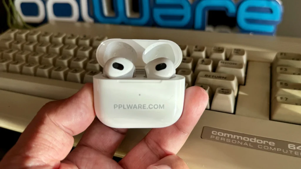 Apple continua a trabalhar em AirPods equipados com câmara