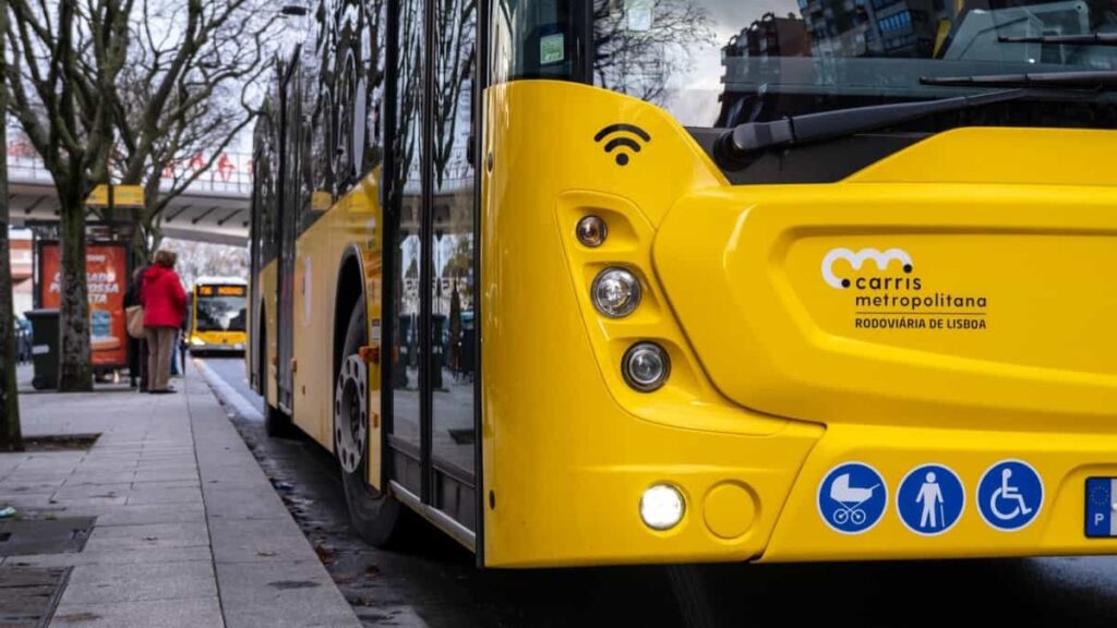 Questão: os autocarros públicos deveriam ter câmaras de vigilância?