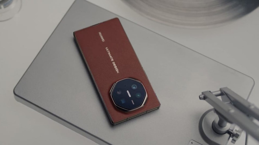 Huawei Mate XT lançado fora da China. Qual o preço do primeiro tri-dobrável do mundo?
