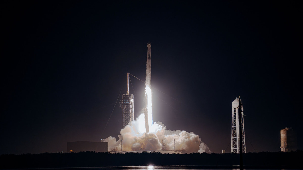 SpaceX lança a Polaris Dawn! Tripulação vai tentar realizar primeiro passeio espacial privado