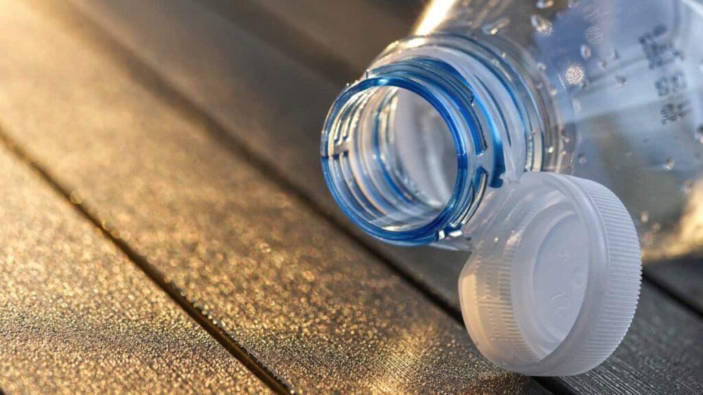 Dispositivo transforma resíduos plásticos em produtos químicos para combustíveis