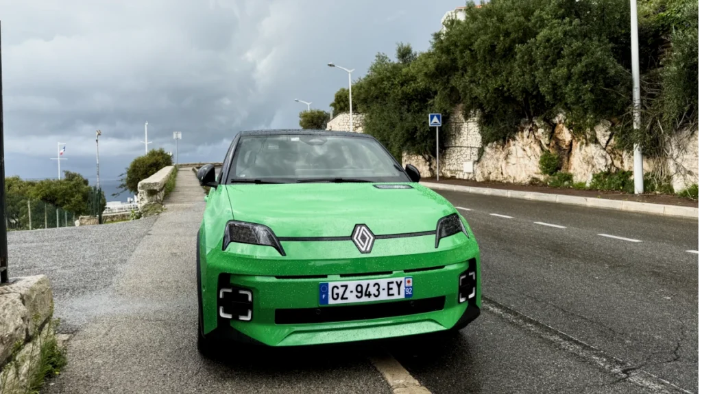 Renault 5 entre os quatro modelos destacados pelo Euro NCAP