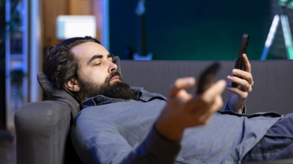 Já ouviu falar de “second screening”? Explicamos-lhe este fenómeno moderno