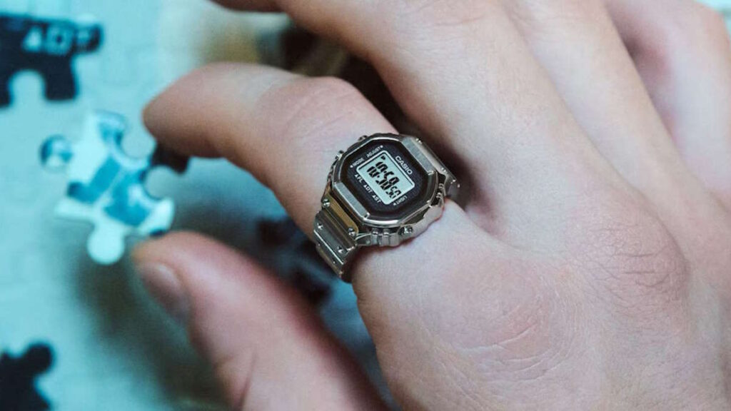 A Casio também já tem um anel, mas não é o que a concorrência esperava