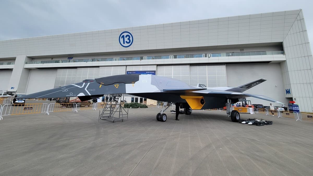 China apresenta um novo conceito de avião de combate para operações aéreas e espaciais