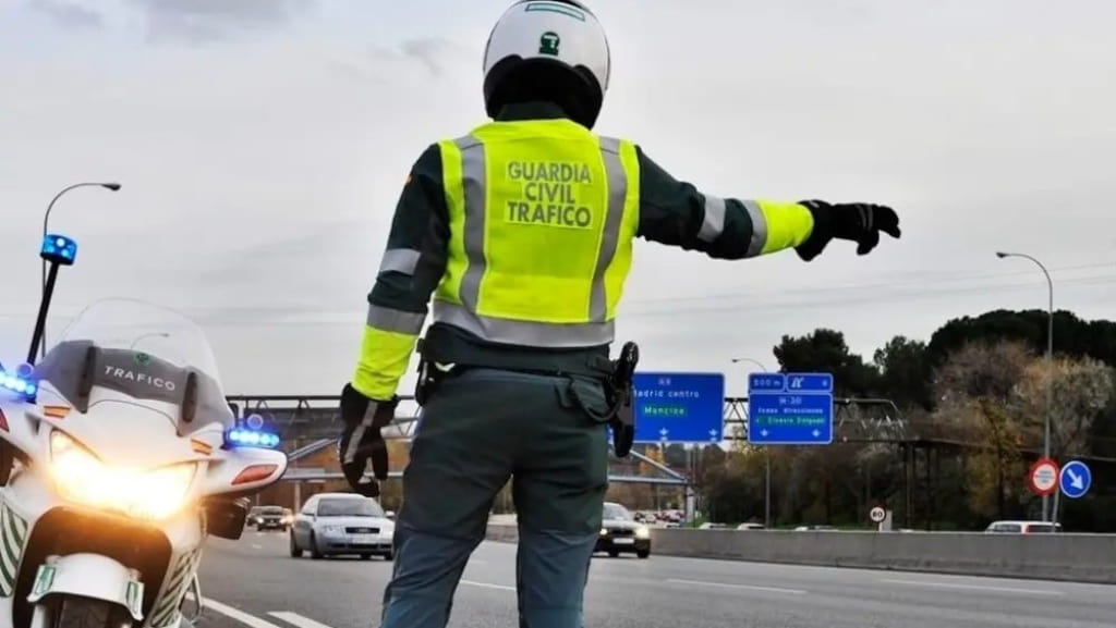 30.000 euros de multa por avisar os outros condutores sobre uma Operação Stop?