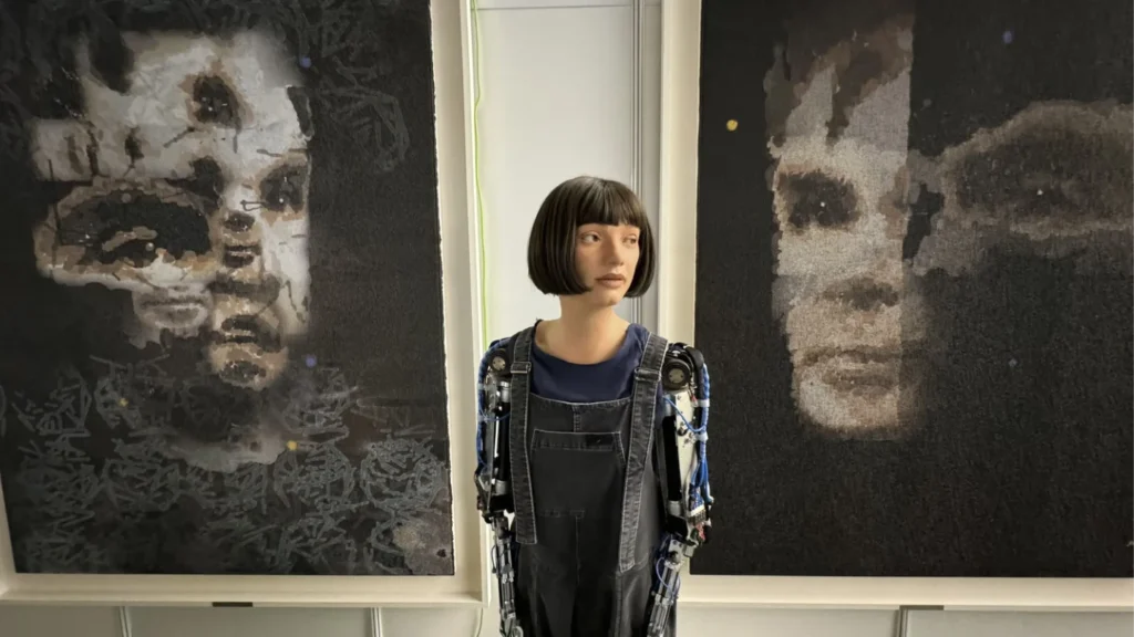 Robô Ai-Da cria retrato de Alan Turing que foi leiloado por mais de um milhão