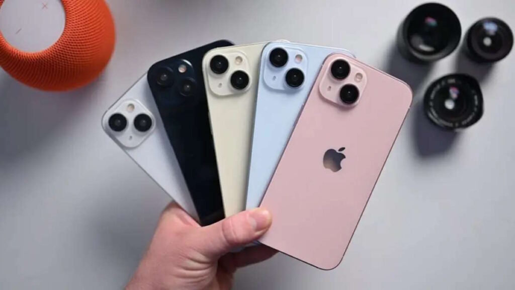 iPhone 15 ainda domina as vendas de smartphones, mas a Samsung ganha terreno