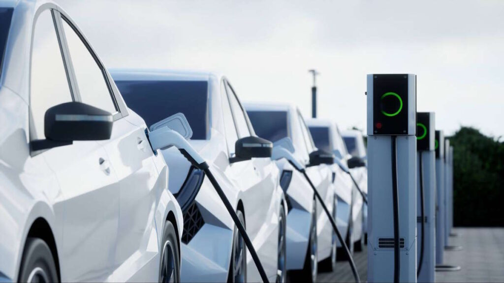 Crise orçamental obriga França a cortar os subsídios aos carros elétricos