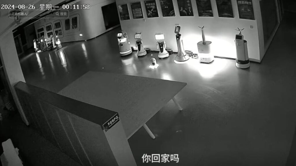Vídeo mostra um robô a convencer outros robôs a fugirem de uma exposição