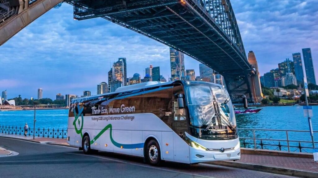 Autocarro elétrico da Yutong atinge mais de 500 km de autonomia em condições reais