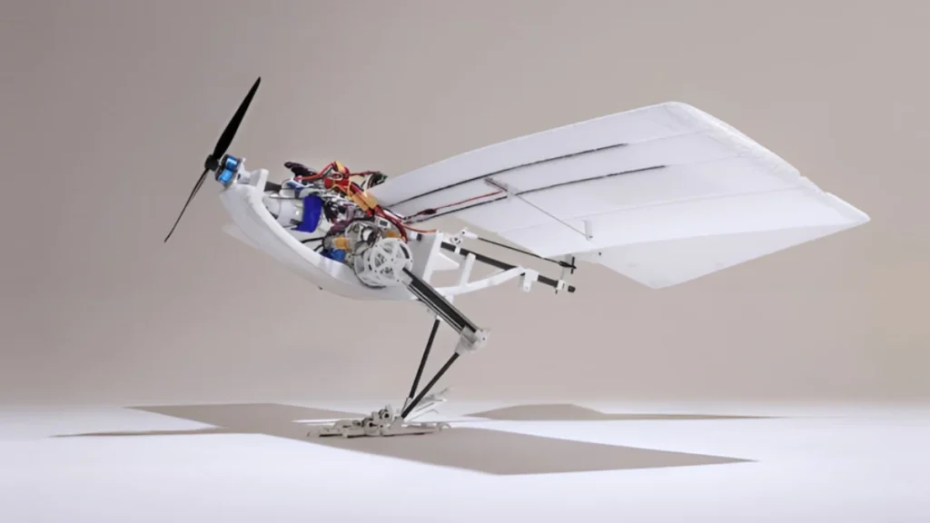 Este é um drone com pernas articuladas para poder andar, saltar e descolar como um pássaro