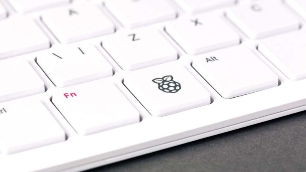 Raspberry Pi revela o Raspberry Pi 500 e o Raspberry Pi Monitor para um PC de secretária