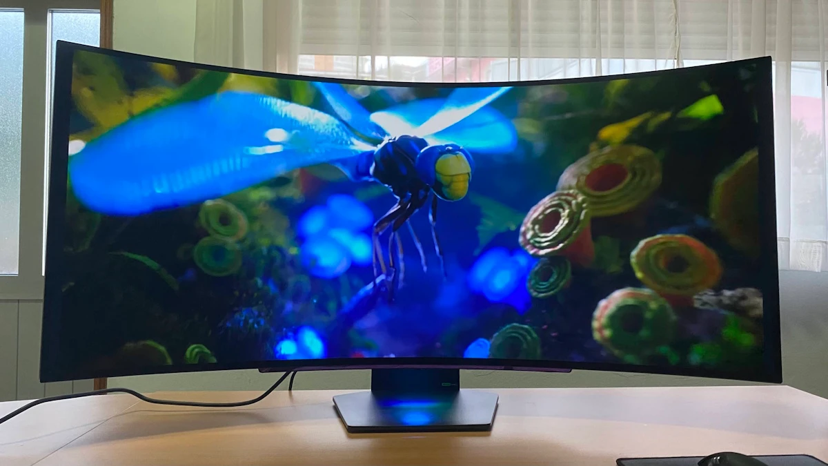 Análise LG UltraGear 45GS95QE-B: Monitor gaming que impressiona em todos os aspetos
