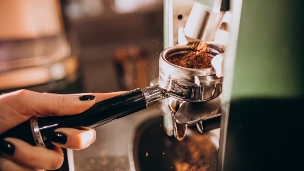 Este truque muito simples pode melhorar o sabor do seu café, segundo um estudo