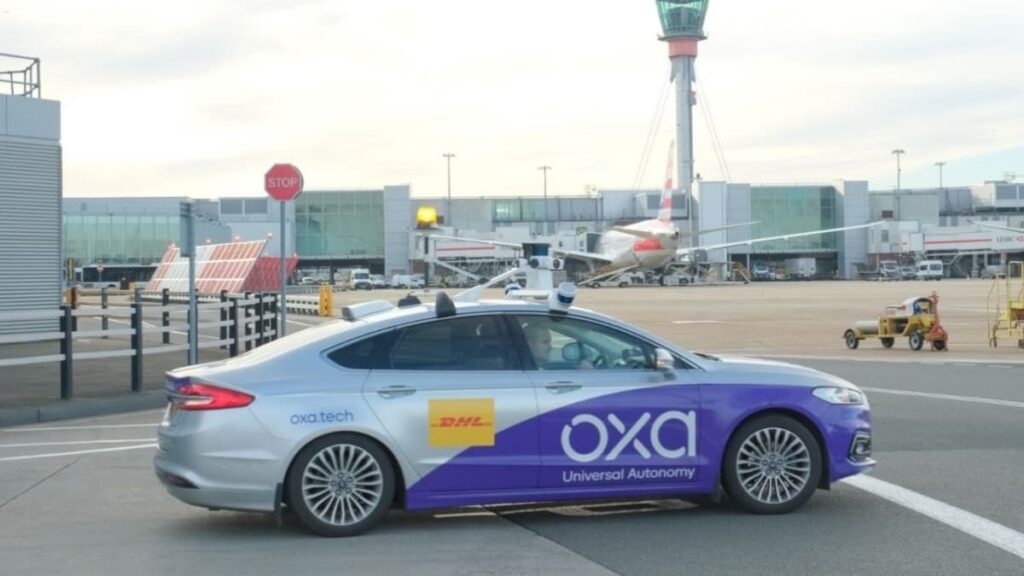 DHL utilizou um carro autónomo para melhorar a logística entre terminais de um aeroporto