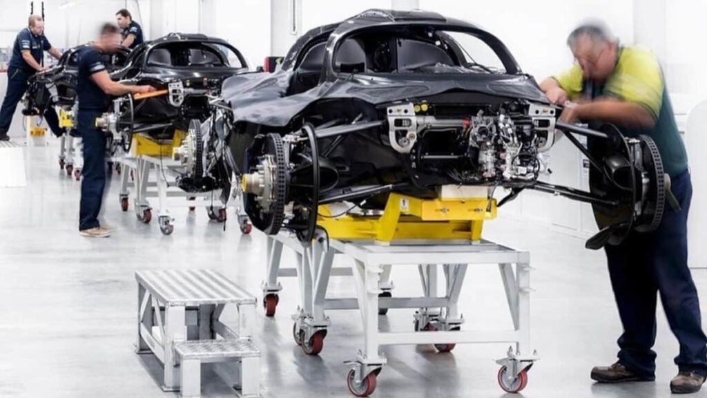 Mais cortes na indústria automóvel: Aston Martin vai reduzir 5% da sua força de trabalho