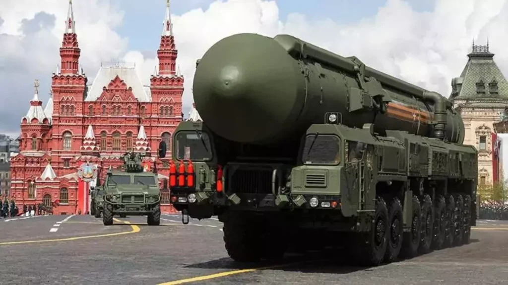 9.605 armas nucleares disponíveis globalmente, China lidera no crescimento do arsenal