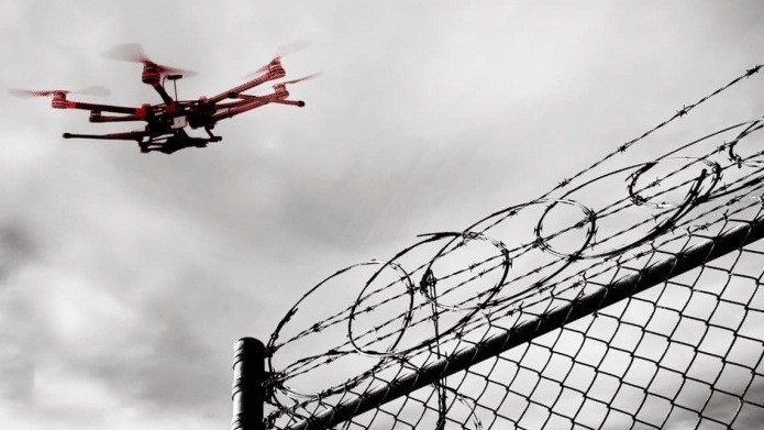 Drone com telemóveis, tabaco e uma corda abatido ao sobrevoar a prisão de Caxias