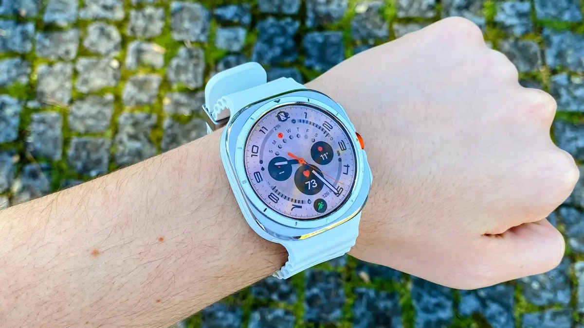 Análise Samsung Galaxy Watch Ultra: robustez ideal para atividades ao ar livre