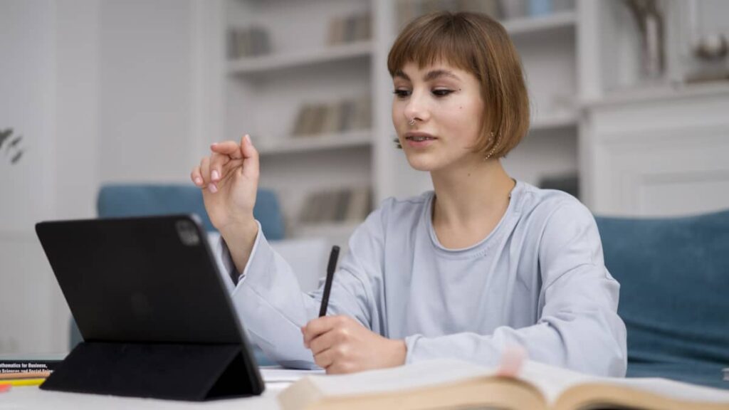 Cheque-Formação + Digital: o que é e como receber o apoio de 750 euros?