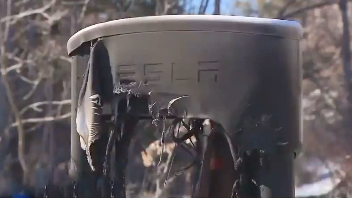Estão a incendiar as estações de carregamento da Tesla