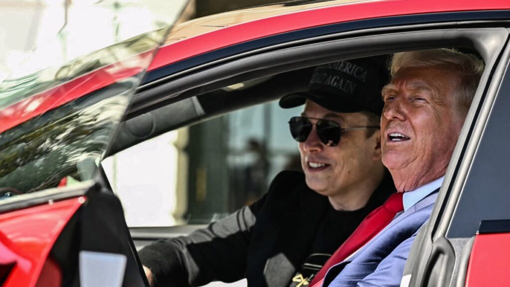 Trump compra Tesla para “ajudar” amigo Elon Musk