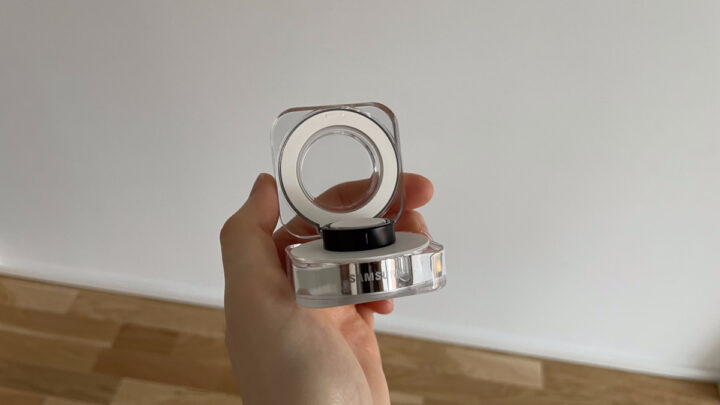 Galaxy Ring da Samsung na caixa de carregamento