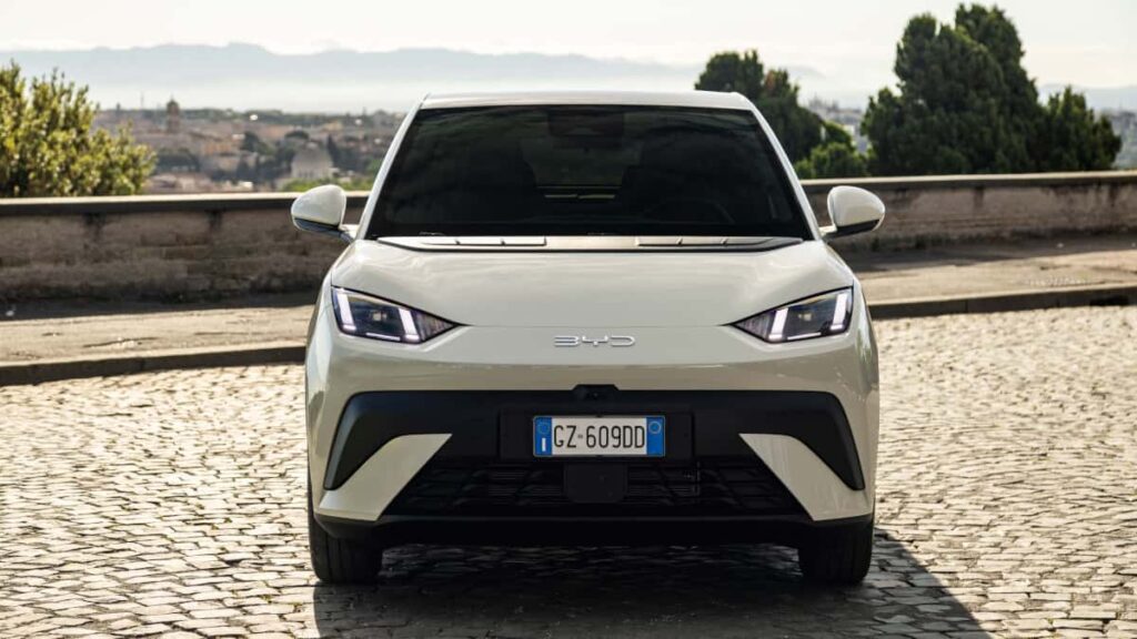 Então, Portugal? Este desconto deixa o elétrico BYD Dolphin Surf perto dos 11.000 euros…