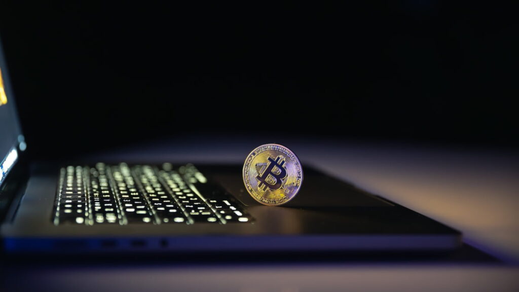 Bitcoin bate recordes! Criptomoeda impulsionada pelos investidores institucionais