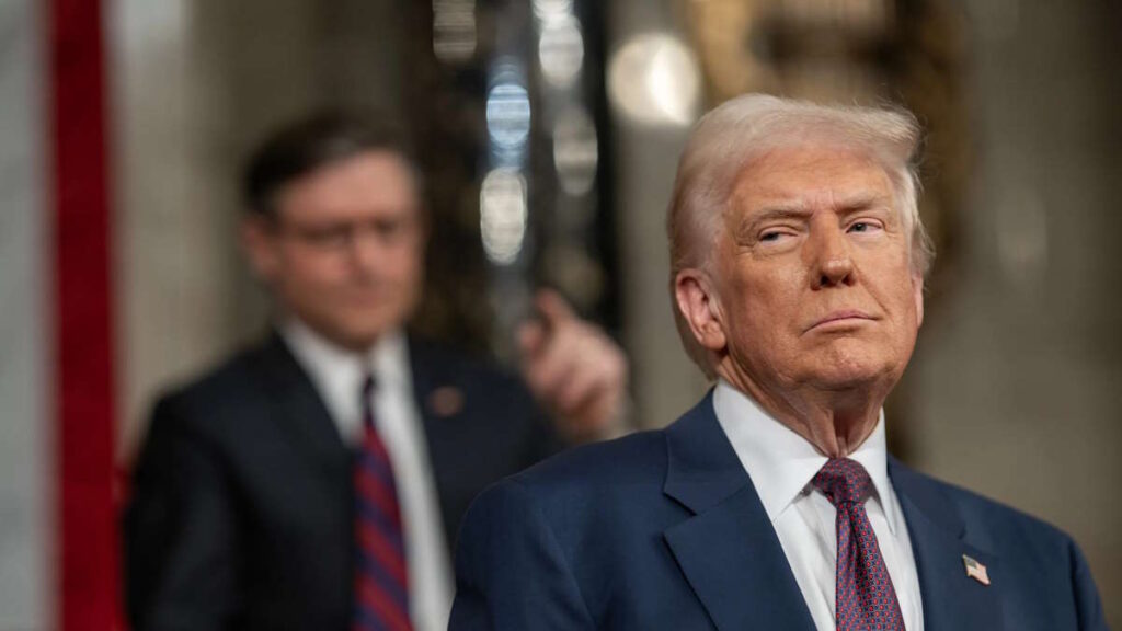 Trump revela “Plano de Ação para a IA da América” enquanto a China ameaça a liderança