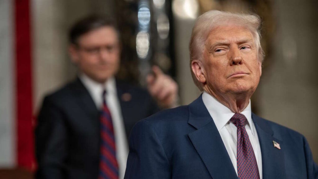 Tarifas globais de Donald Trump são consideradas ilegais e bloqueadas por tribunal