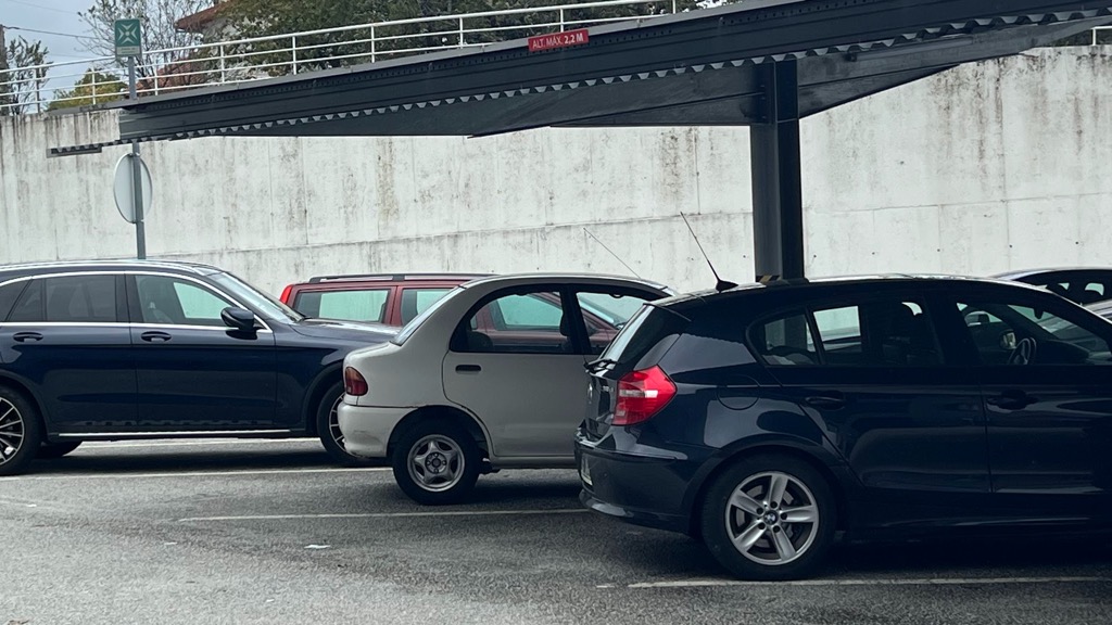 Burla em parques de estacionamento! Um suspeito foi detido