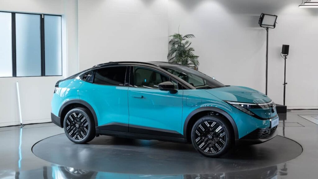 Como os carros elétricos da Nissan vão ajudar a alimentar os centros de dados de Silicon Valley