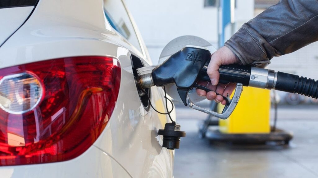 União Europeia prepara novas medidas para antecipar fim dos motores a combustão