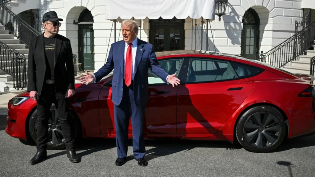 Trump diz que está a pensar deportar Musk. Está feia a relação dos dois!