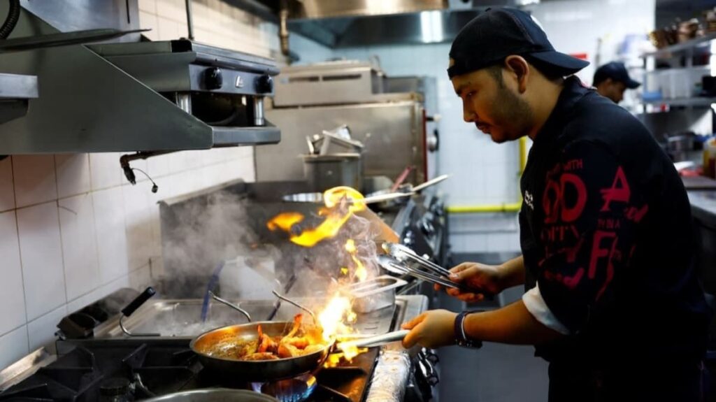 “Jantar no futuro”, do menu ao serviço: Dubai inaugura restaurante gerido por IA