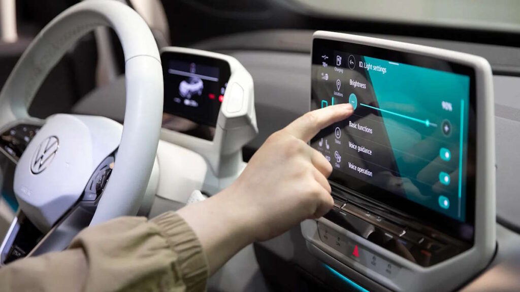 Vulnerabilidades Bluetooth afetam milhões de carros Mercedes, Volkswagen e Skoda