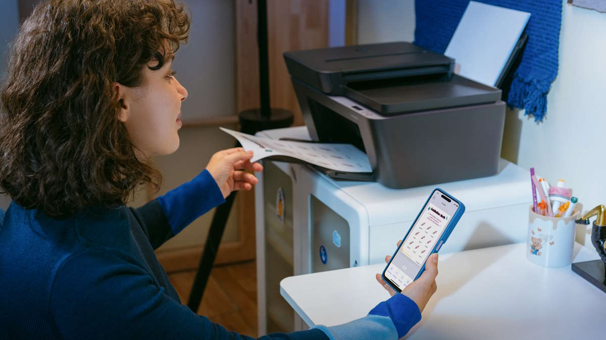 HP lança novas impressoras com IA e segurança quântica para o futuro do trabalho híbrido